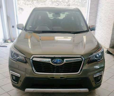 Subaru Forester E-boxer with sunroof 2018 image 1