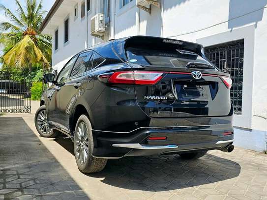 Toyota Harrier premium grade black sunroof 2018 image 10