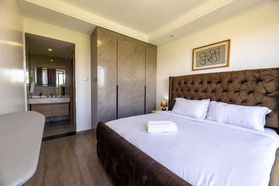 Serviced 3 Bed Apartment with En Suite in Riverside image 11