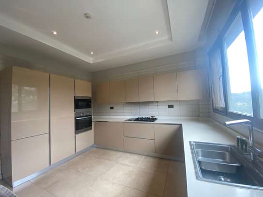 Serviced 3 Bed Apartment with En Suite in Riverside image 25
