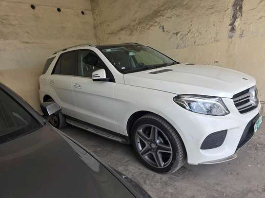 Mercedes-Benz350D image 2