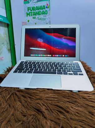 MacBook Air Early 2014 Core i5 image 3