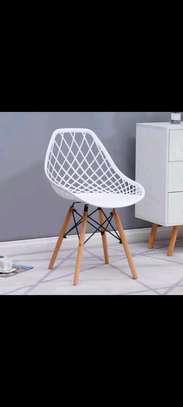 Eames strong office chair in white image 1