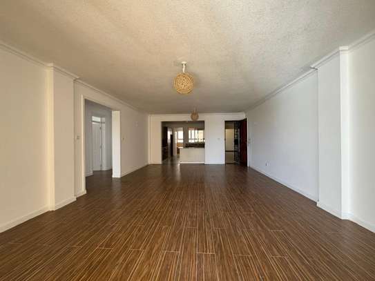 3 Bed Apartment with En Suite in Riverside image 9