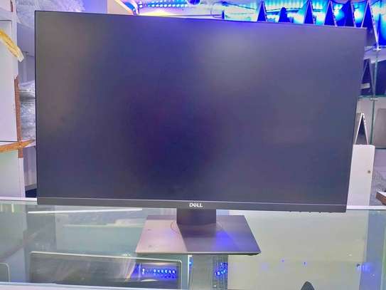 Dell 24inch edge to edge monitor image 4