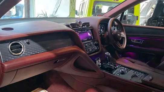 BENTLEY BENTAYGA 2024 image 5