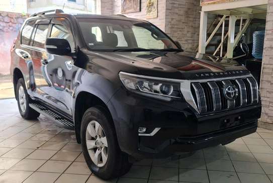 Toyota landcruiser Prado image 2
