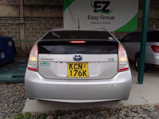 CLEAN Toyota Prius (2010) AVAILABLE FOR SALE image 2