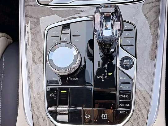 BMW X7 IM XDRIVE35d Grey 2020 image 11