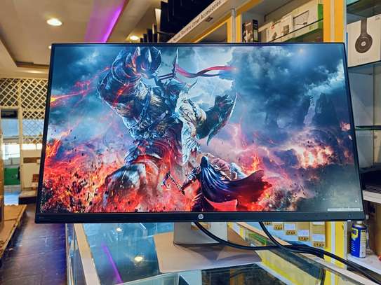 HP Z27n QHD(2560x1440) Edge to Edge Monitor 27-inches image 2