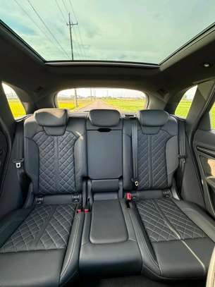 Audi Q5S S-line Sunroof 2018 black image 6