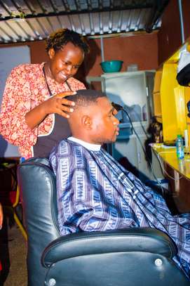 Train Hairdressing Course – Certificate/Diploma at Starnet image 3