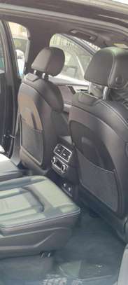 Audi Q7 Quattro 2018 S-Line image 9
