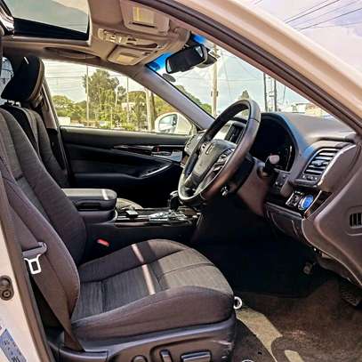 Toyota Crown hybrid Athlete white 2018 image 2