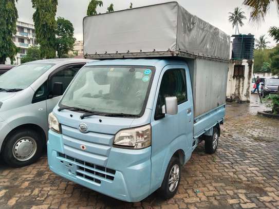Daihatsu hijet pickup closed body on sale image 1