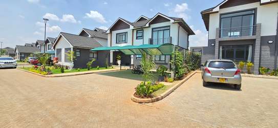 4 Bed Villa with En Suite at Five-Star Paradise image 1