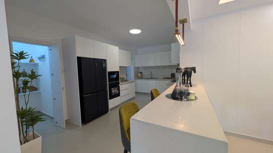 4 Bed Apartment with En Suite at Ndemi Road image 9