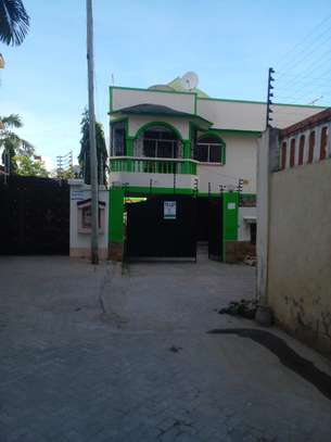 4br house available for rent in Nyali image 1