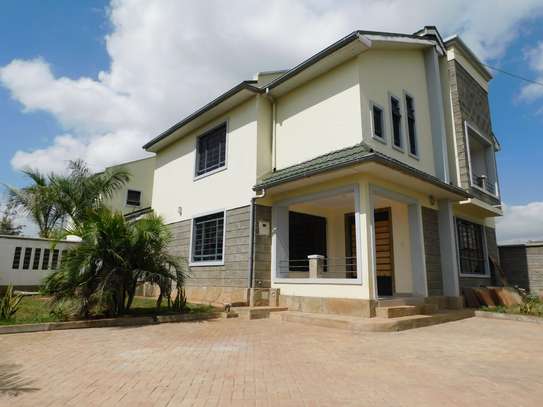 4 Bed Townhouse with En Suite at Yukos image 1