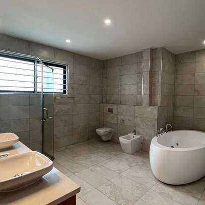 5 Bed House with En Suite at Runda image 15