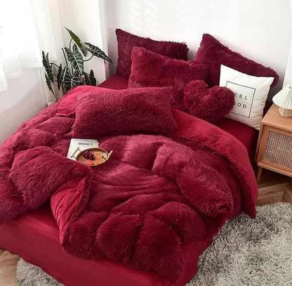 Fluffy duvets with one bed sheet one duvet four pillow cases image 4