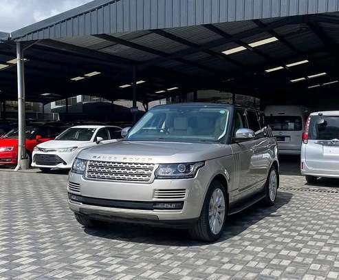 Land Rover Vogue 2018 Gold image 3