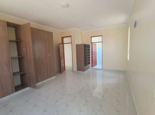 3 Bed House with En Suite in Kitengela image 3