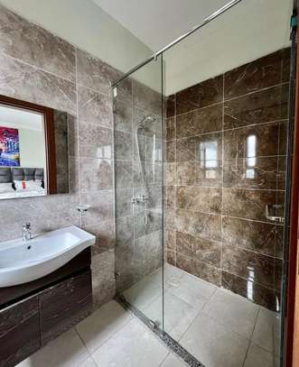 3 Bed Apartment with En Suite at Rose Avenue image 7