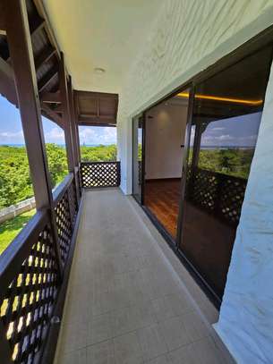 3 Bed Apartment with En Suite at Green Wood Drive image 36