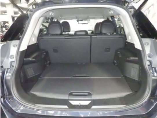 NISSAN XTRAIL 2000CC, 5 SEATER, LEATHERS, X GRADE image 5