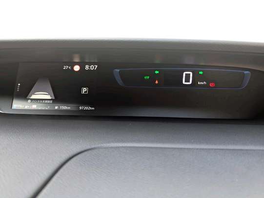 Nissan Serena empower image 3
