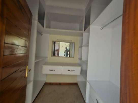 5 Bed House with En Suite in Runda image 16