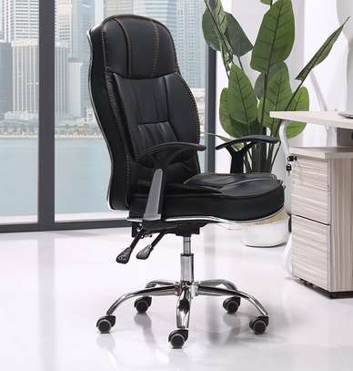 Office Chair : 360 Degrees Swivel Corporate Chair image 6