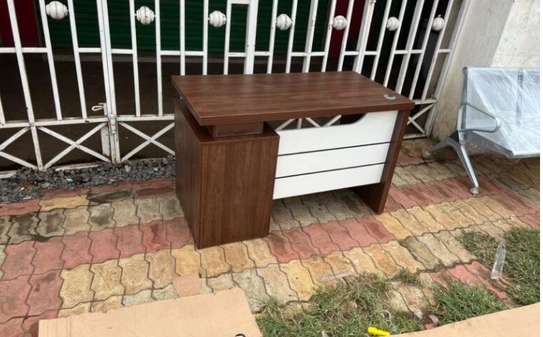 1.4M  Executive Office Desk image 9