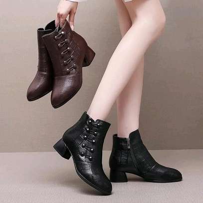Ankle boots image 3