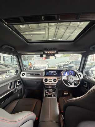 Mercedes Benz image 4