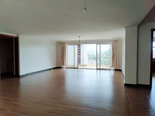 4 Bed Apartment with En Suite in Parklands image 2