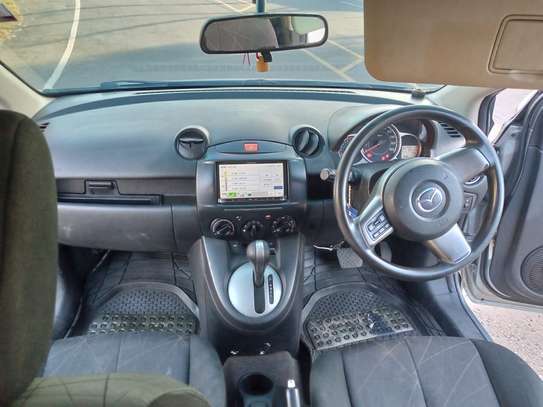 Mazda demio 2014 image 4