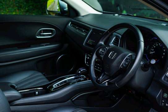 Honda Vazel black color fully loaded 2018 model image 2