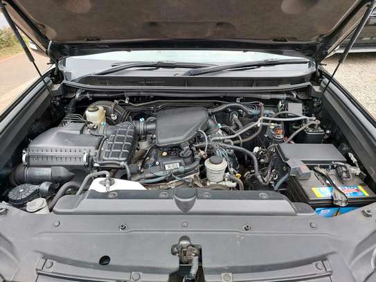 Toyota Land cruiser prado TX 2018 model Black color. image 6