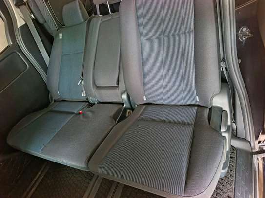 Toyota Noah 8$eater image 9