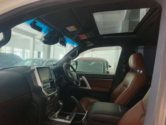 Toyota landcruiser ZX 2018 image 8