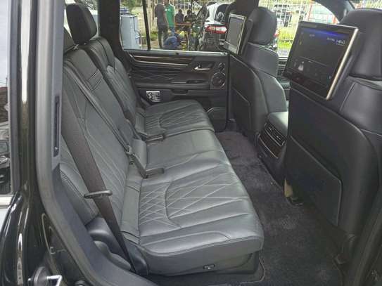 2020 Lexus LX570 image 3