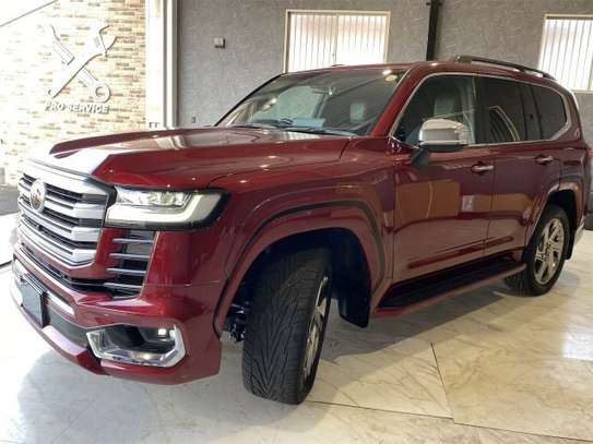 2022 TOYOTA LAND CRUISER image 5