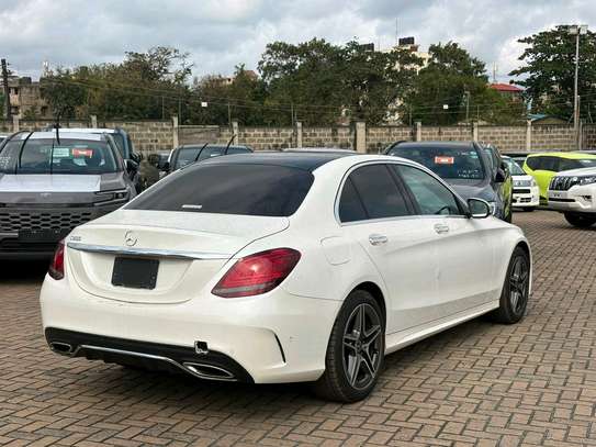 Mercedes benz C200 newshape image 7