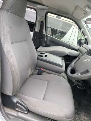 Toyota Hiace 7l Auto Diesel 2019 image 5
