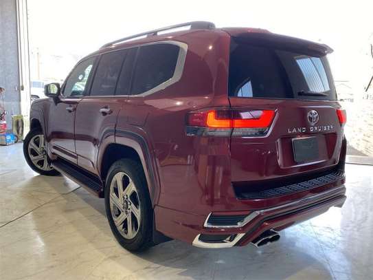 2022 TOYOTA LAND CRUISER image 4