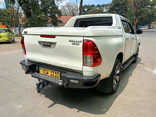 TOYOTA HILUX DOUBLE CAB AUTOMATIC REVO 2016 MODEL image 3