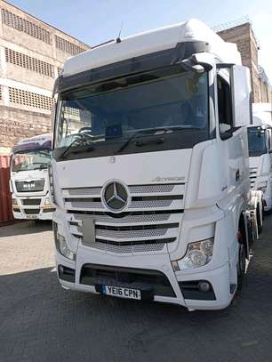 ACTROS MP4s image 8