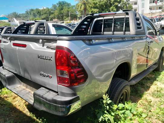 Toyota hilux single 4wd silver 2016 image 11